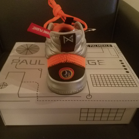PG3 NASA - Nike - New in box -Kids, Womans, Mens - Picture 5 of 6